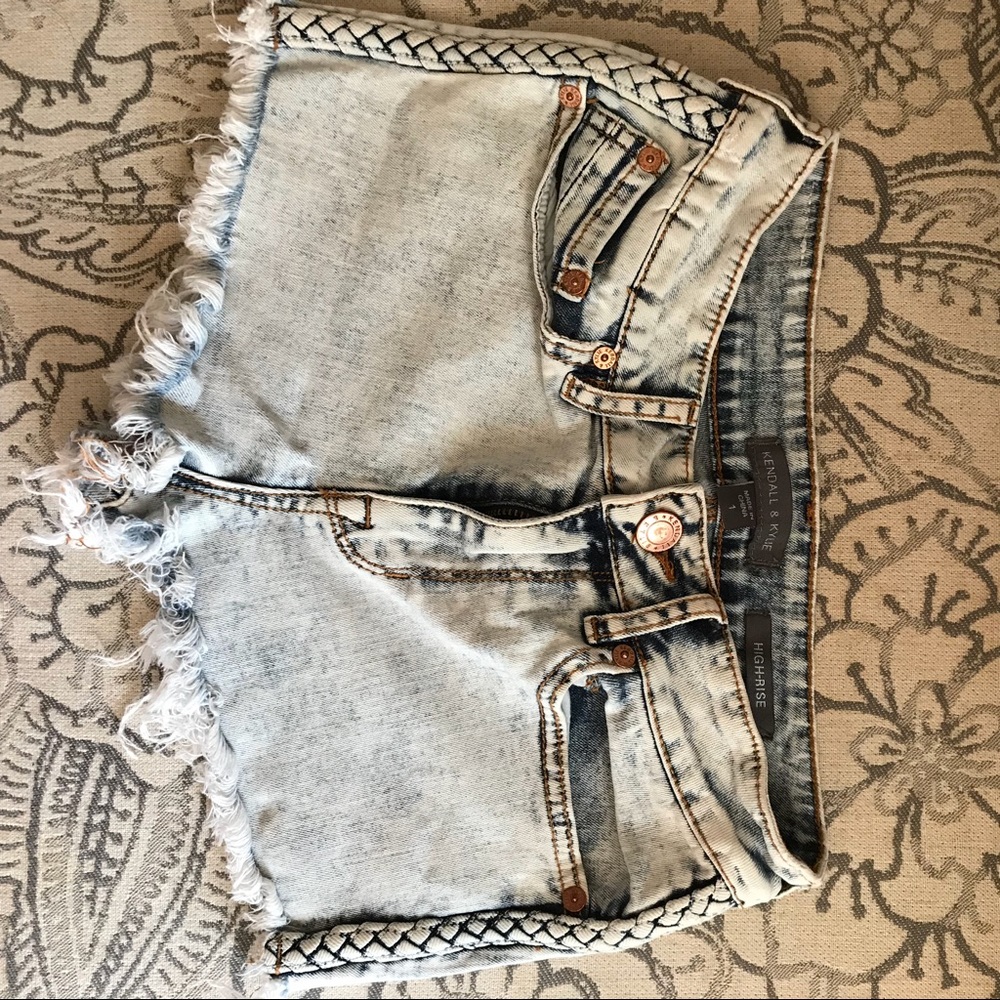 Kendall & Kylie high-rise jean shorts